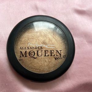 Limited Edition MAC Cosmetics Mineralize Skinfinish/ NEW VEGAS, EUC